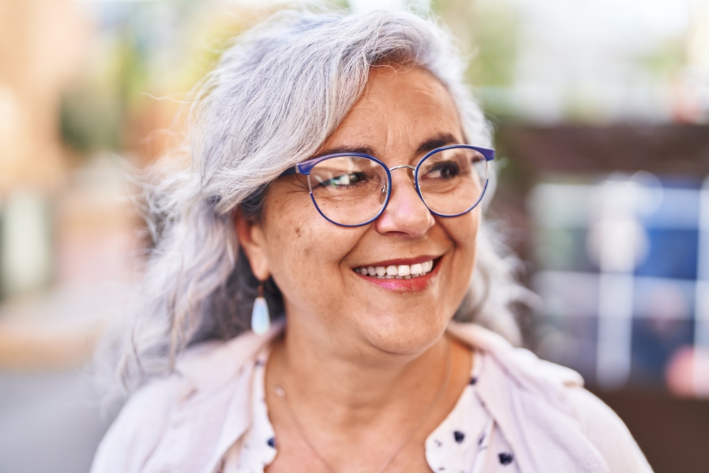 Why Hybrid Dentures May Be a Better Long-Term Choice Than Traditional Dentures